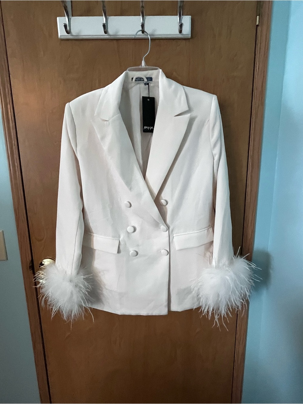 Nasty Gal Double-Breasted Ivory Lined Blazer With Feather Cuffs Size 2 NWT